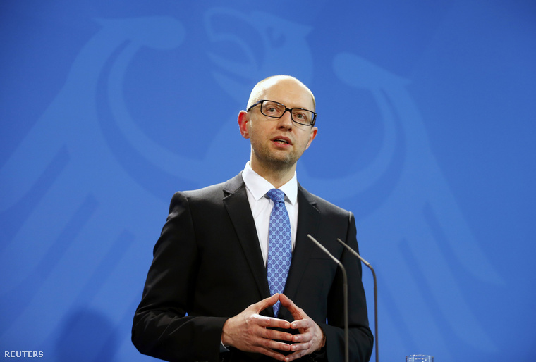 Arszenyij Jacenyuk ukrán miniszterelnök Berlinben