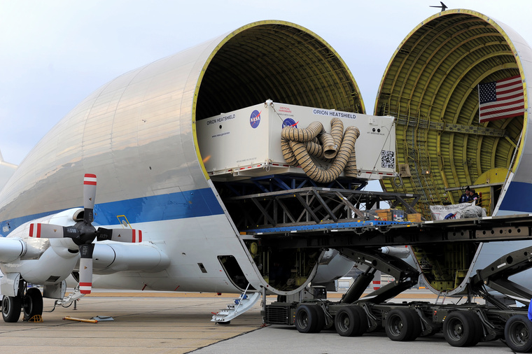 Orion Heat Shield Transported Aboard Super Guppy Plane (1)