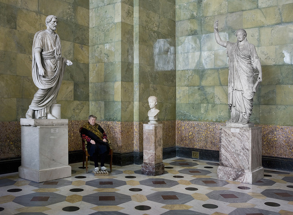 A képen ókori római is látható. Freeberg "Őrök" (Guardians) sorozata 2010-ben  elnyerte a Photolucida Critical Mass díját.