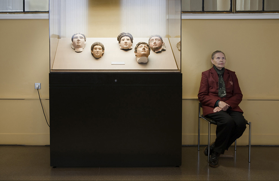 Múmia maszkok a II. századból – és a 21. századból. Puskin Múzeum. "Három órát utazom naponta ide, jobb, mint otthon ülni és a betegségeimre gondolni, ahogyan a legtöbb idős nő teszi"