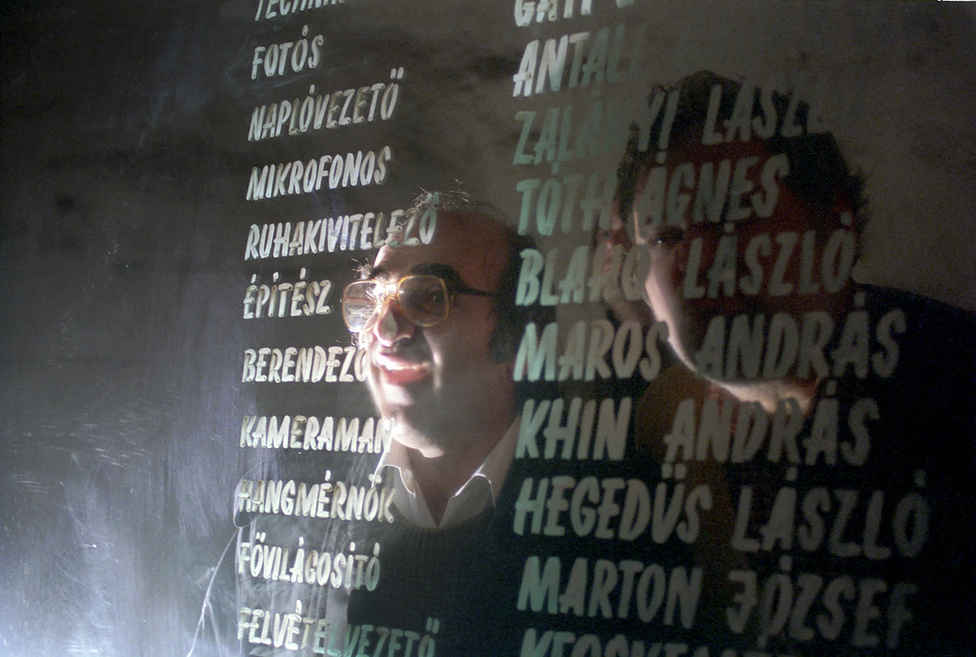 Az Audiencia forgatásán Vajda Lászlóval a stáblista mögött annak felvétele közben a Kőbányai Sörgyár alagútrendszerében.
