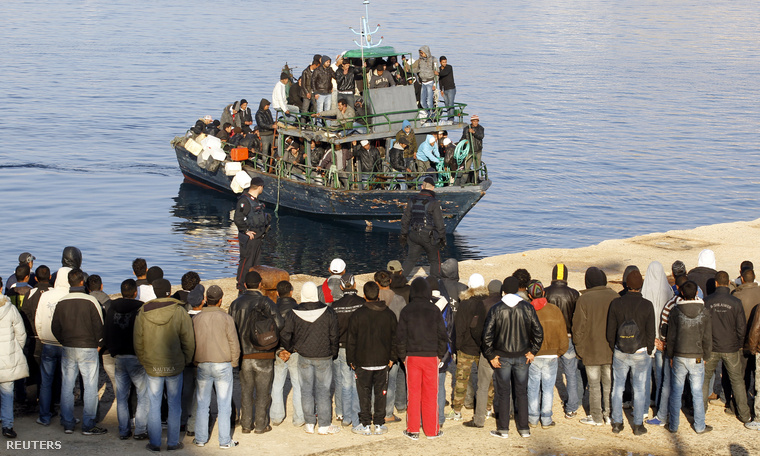 Menekültek Lampedusánál