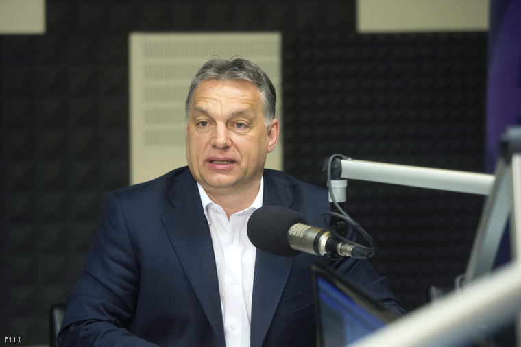 Orbán Viktor miniszterelnök a Magyar Rádió stúdiójában 2015. április 24-én.