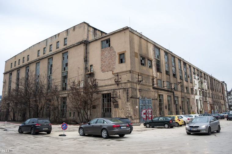 Az egykori Ganz-csarnok bontás előtt álló épülete január 23-án. 