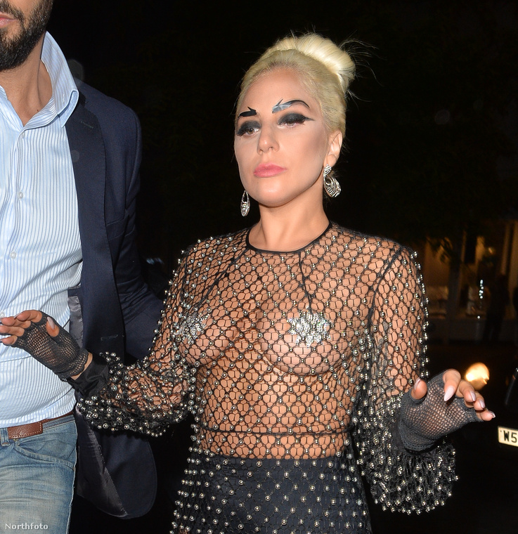 Lady Gaga mostanában Lonbonban tartózkodik, mert ott ad koncerteket