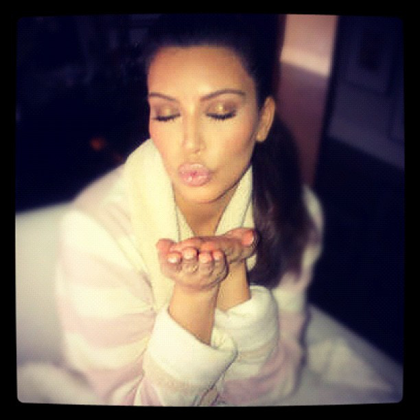 Kim Kardashian mi mást, ha nem saját magát posztolta volna legelőször az Instagramra, 2012