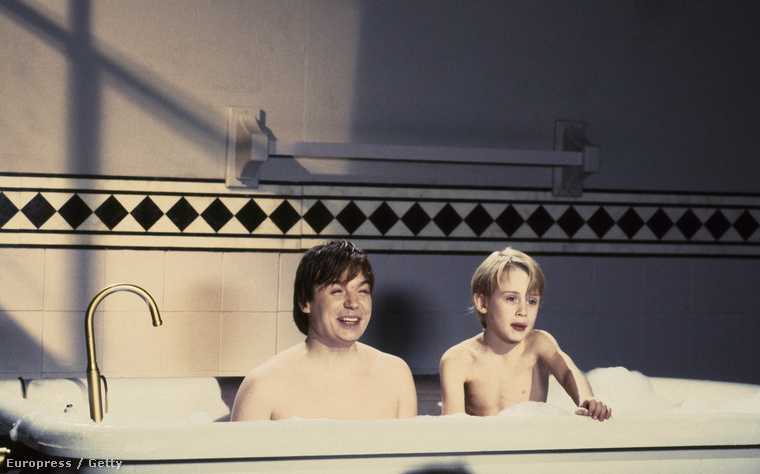 1991-ben, Mike Myersszel egy fürdőkádban, a Saturday Night Live forgatásán