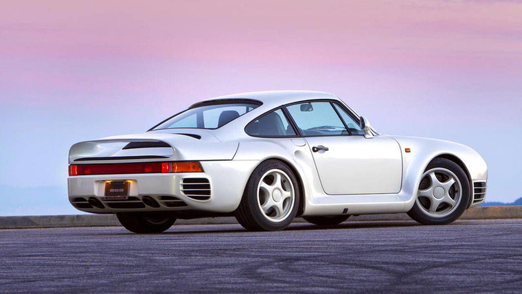 Porsche 959: Ez volt az első közúti szabályoknak is megfelelő autó, ami képes volt 300 kilométer/óra felett menni